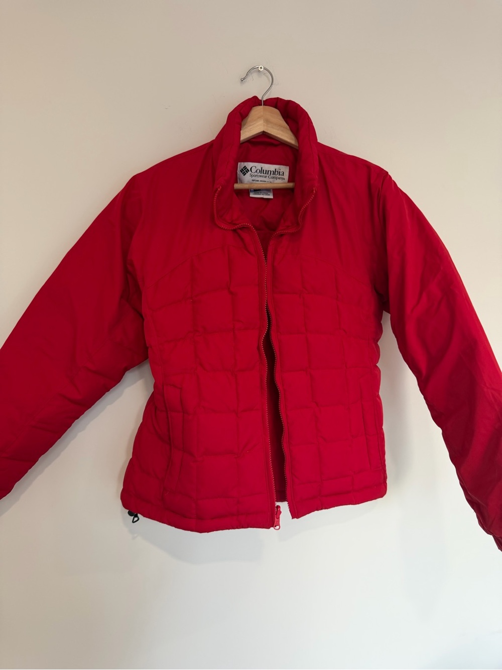 Made in USA vintage Columbia Women's Bright Red Quilted Puffer Jacket size M
